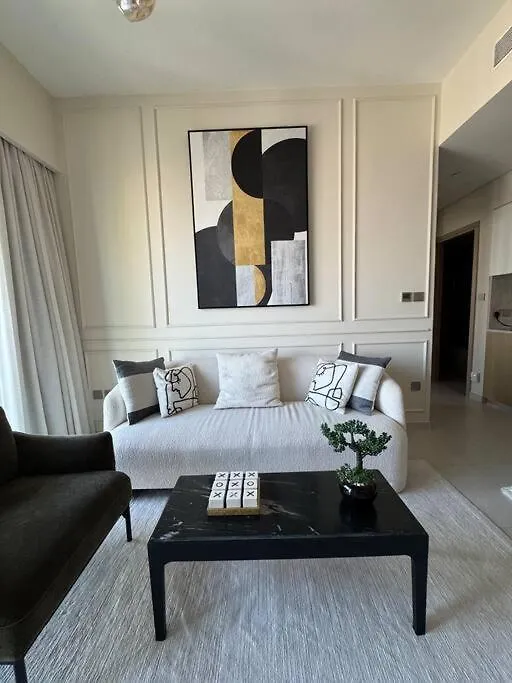 Burj Royale High Floor Apartment Near Dubai Mall