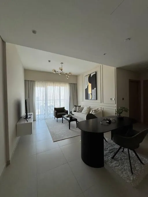 Burj Royale High Floor Apartment Near Dubai Mall